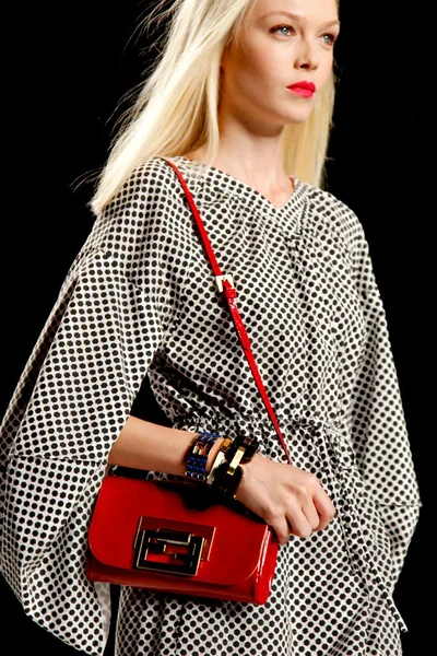 Look 37